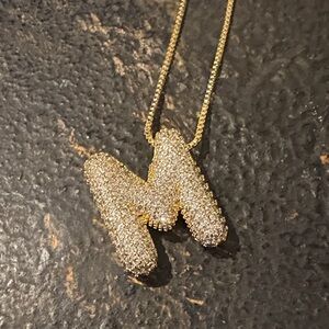 NWOT costume gold bubble 'M' pendant necklace